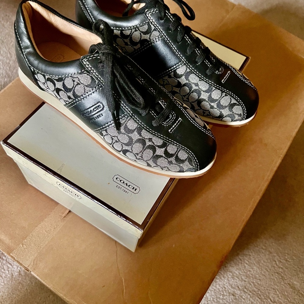 Coach Monogram Black and Gray Lace-Up Shoes